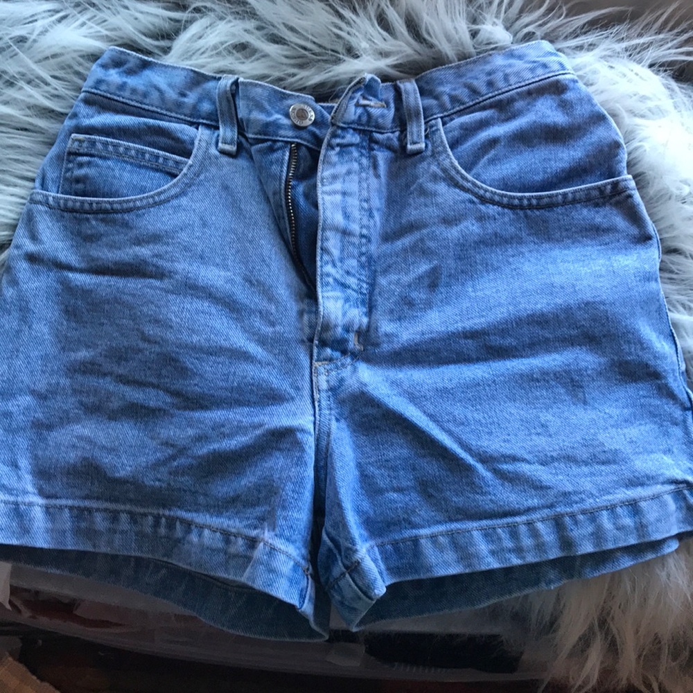 Vintage Jean shorts - Picture 3 of 4